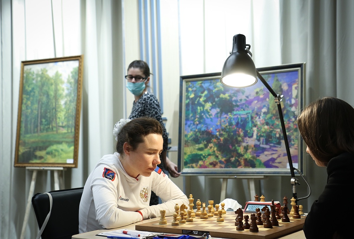 Валентина Гунина и Евгения Овод идут впереди на Суперфинале женского чемпионата России. В открытом турнире лидеров стало четверо