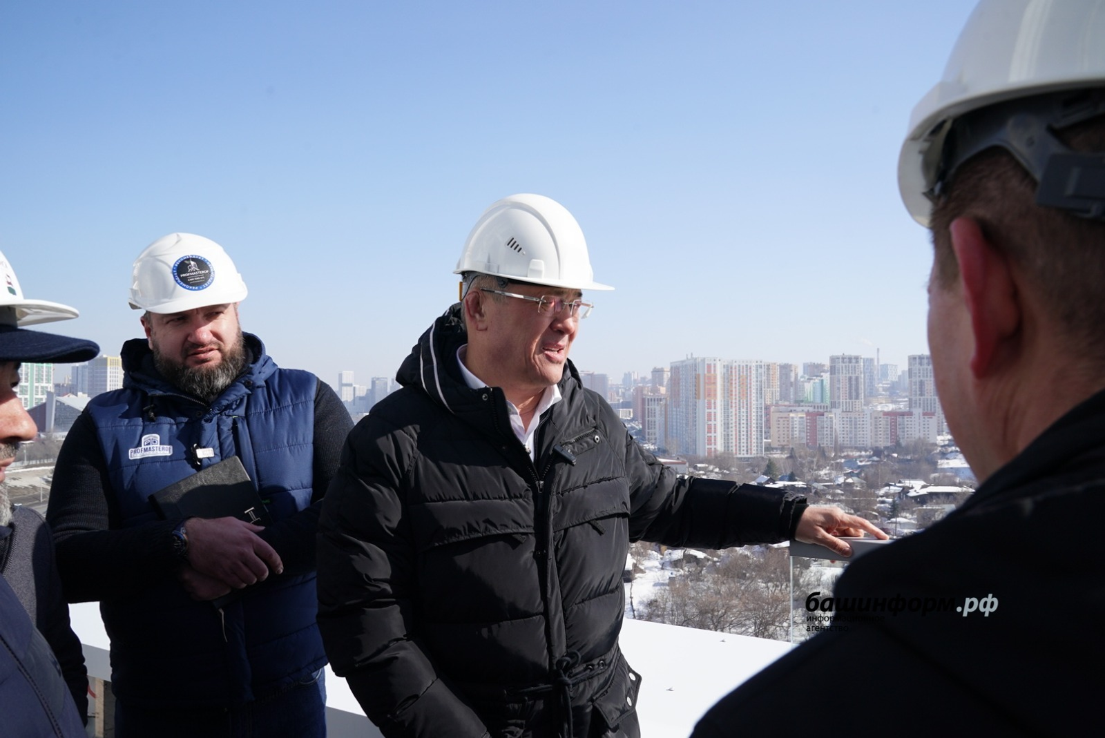 Радий Хабиров проинспектировал строительство соборной мечети «Ар-Рахим»