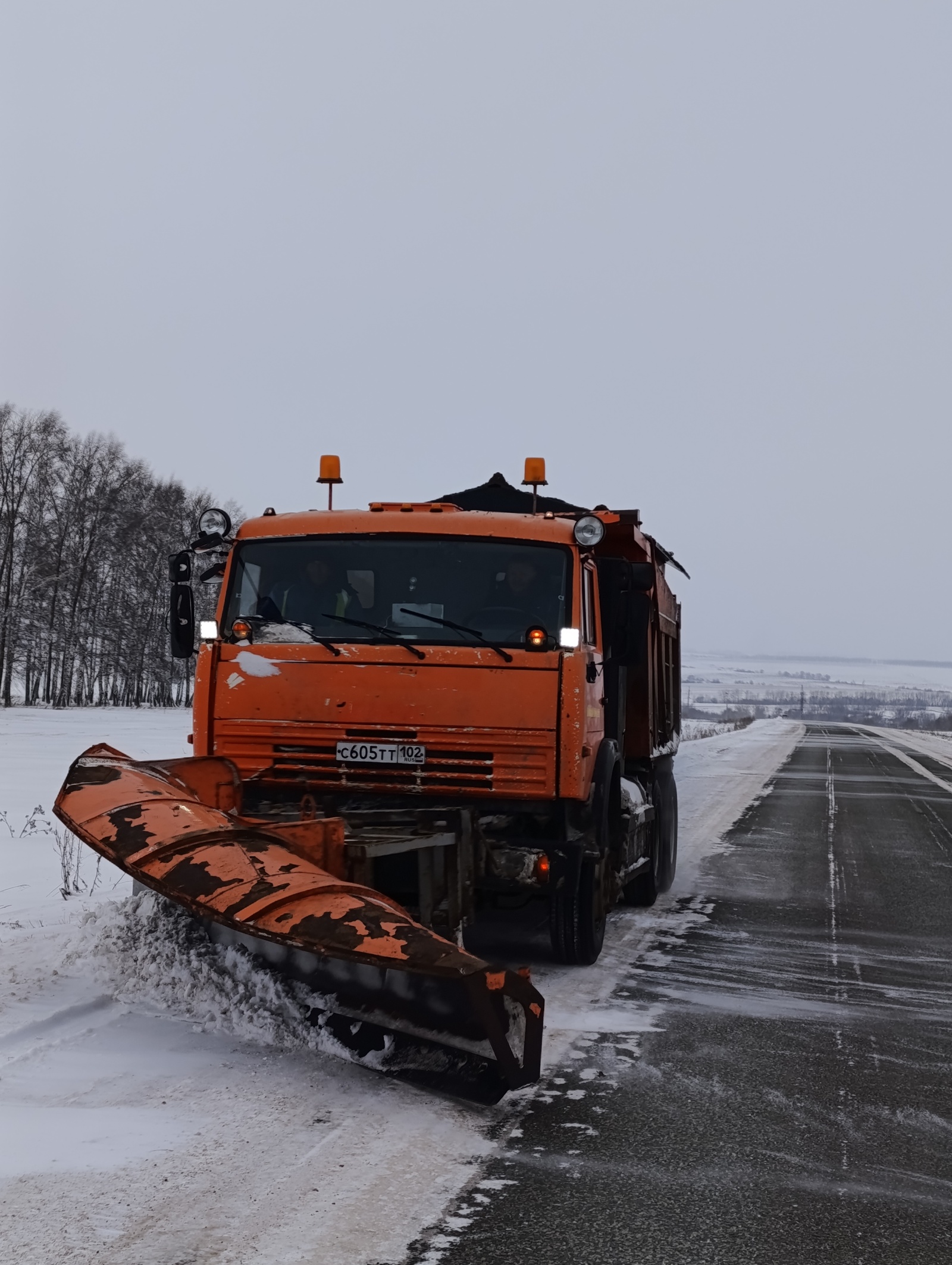 За состоянием дорог в Стерлитамакском районе следят круглосуточно
