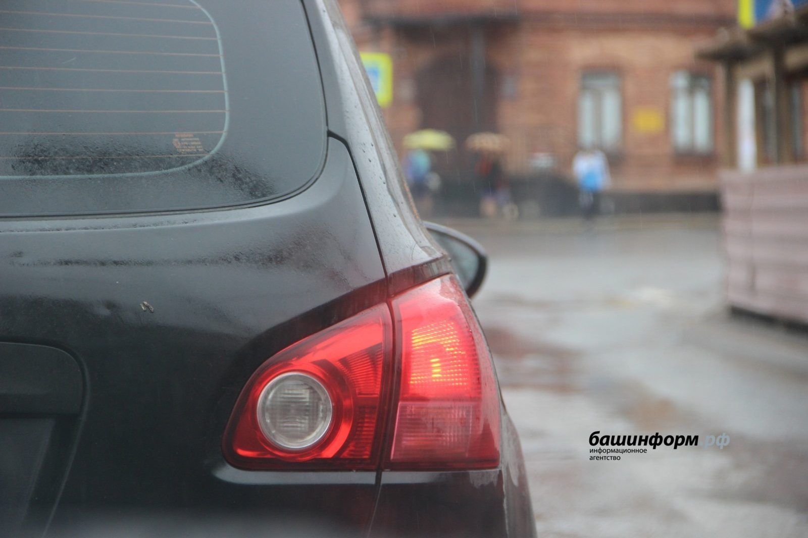 На трассе Уфа – Оренбург массово проверяют водителей такси