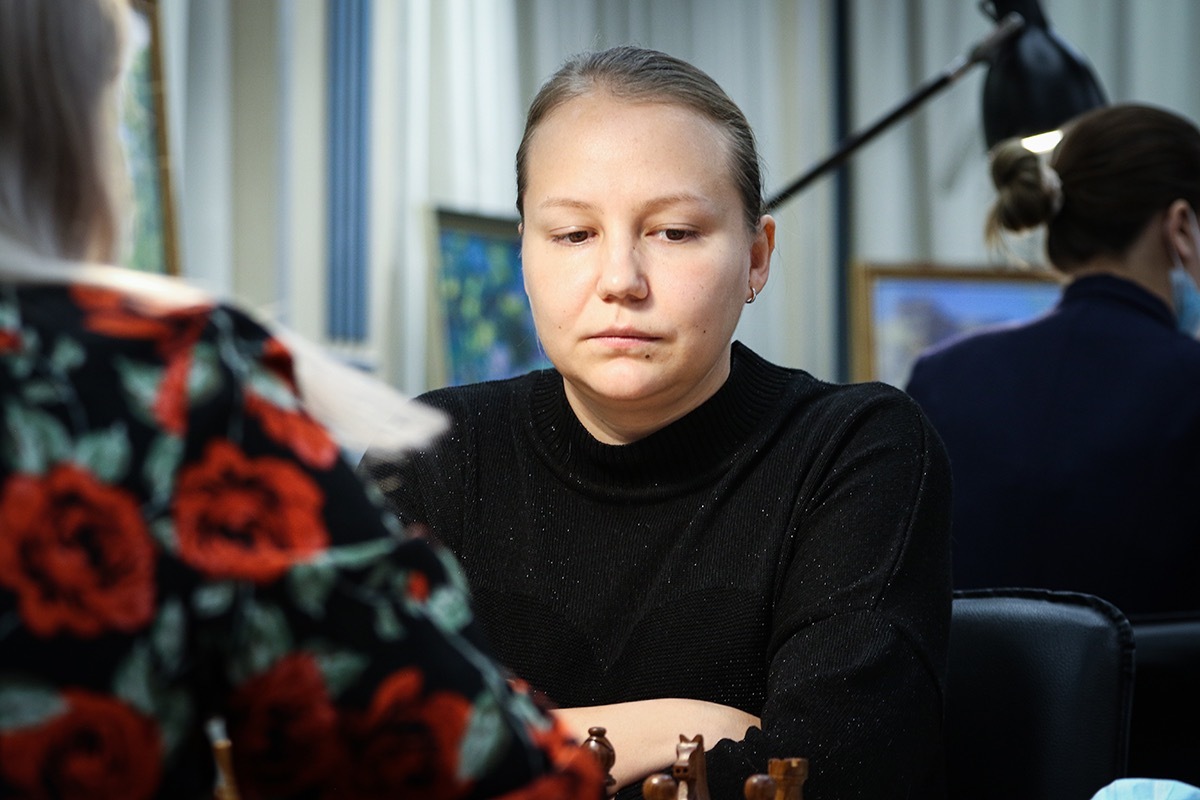 Никита Витюгов вырвался вперед на Суперфинале чемпионата России. У женщин лидируют Валентина Гунина и Евгения Овод