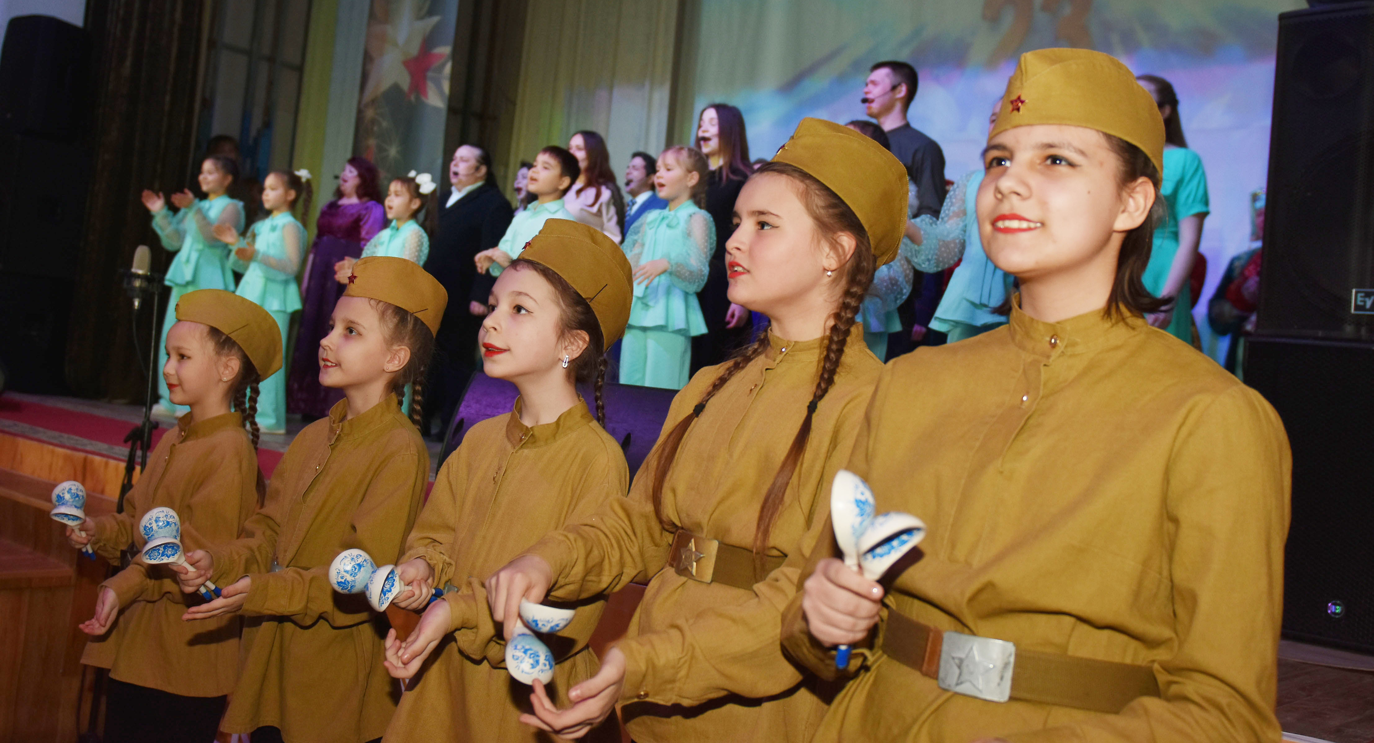 В Стерлитамакском районе прошёл большой праздничный концерт, посвящённый Дню защитника Отечества