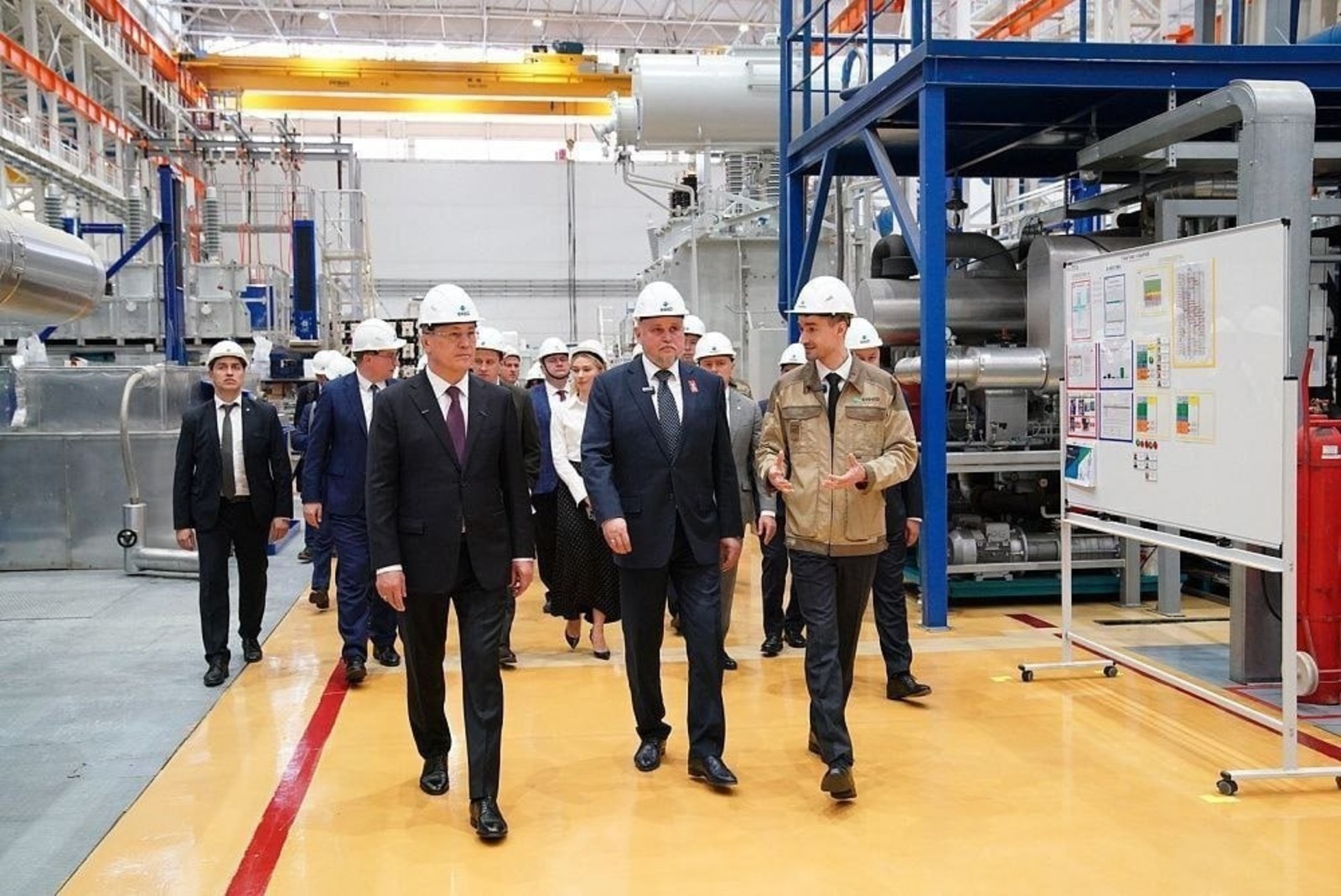 Глава Башкирии поздравил с праздником энергетиков