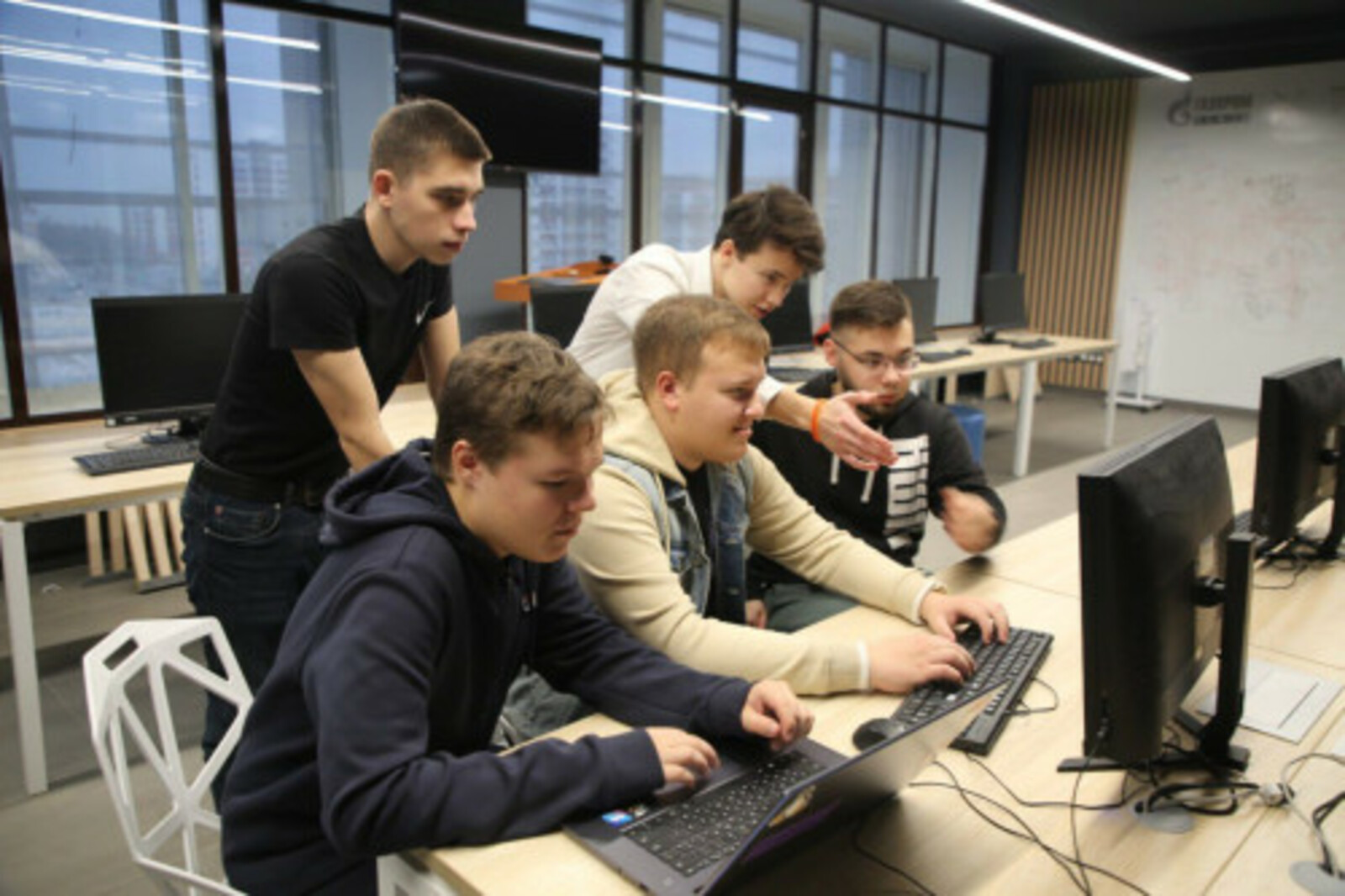 Резидент Межвузовского кампуса выпустил более 3000 студентов