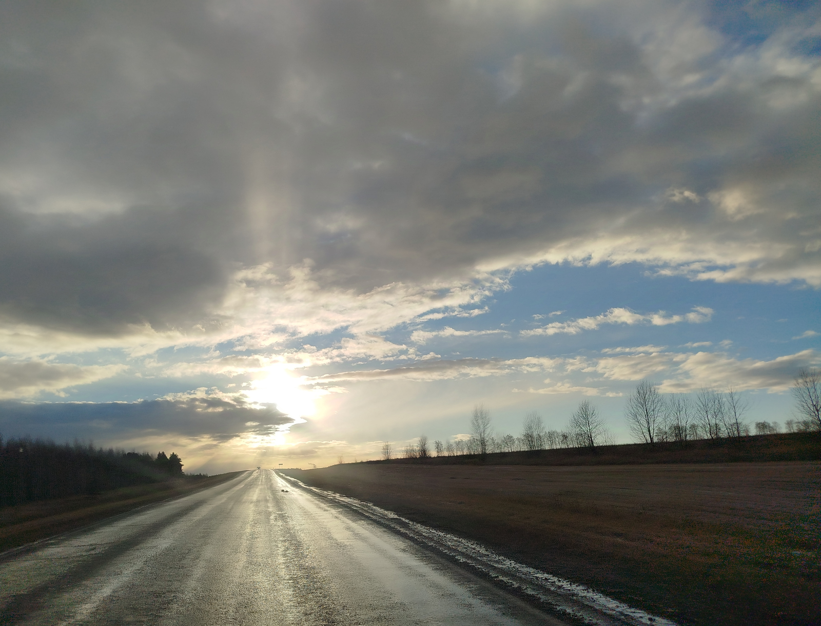 Тау артында кояш бар