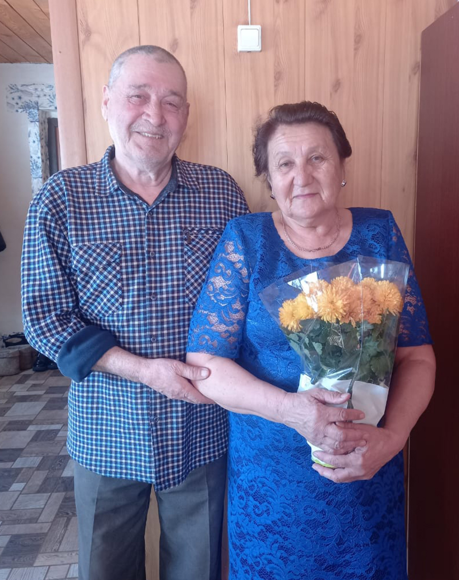 "Всего дороже семья", - так считают супруги Мусины из Кучербаево, которые связали себя узами брака 50 лет назад