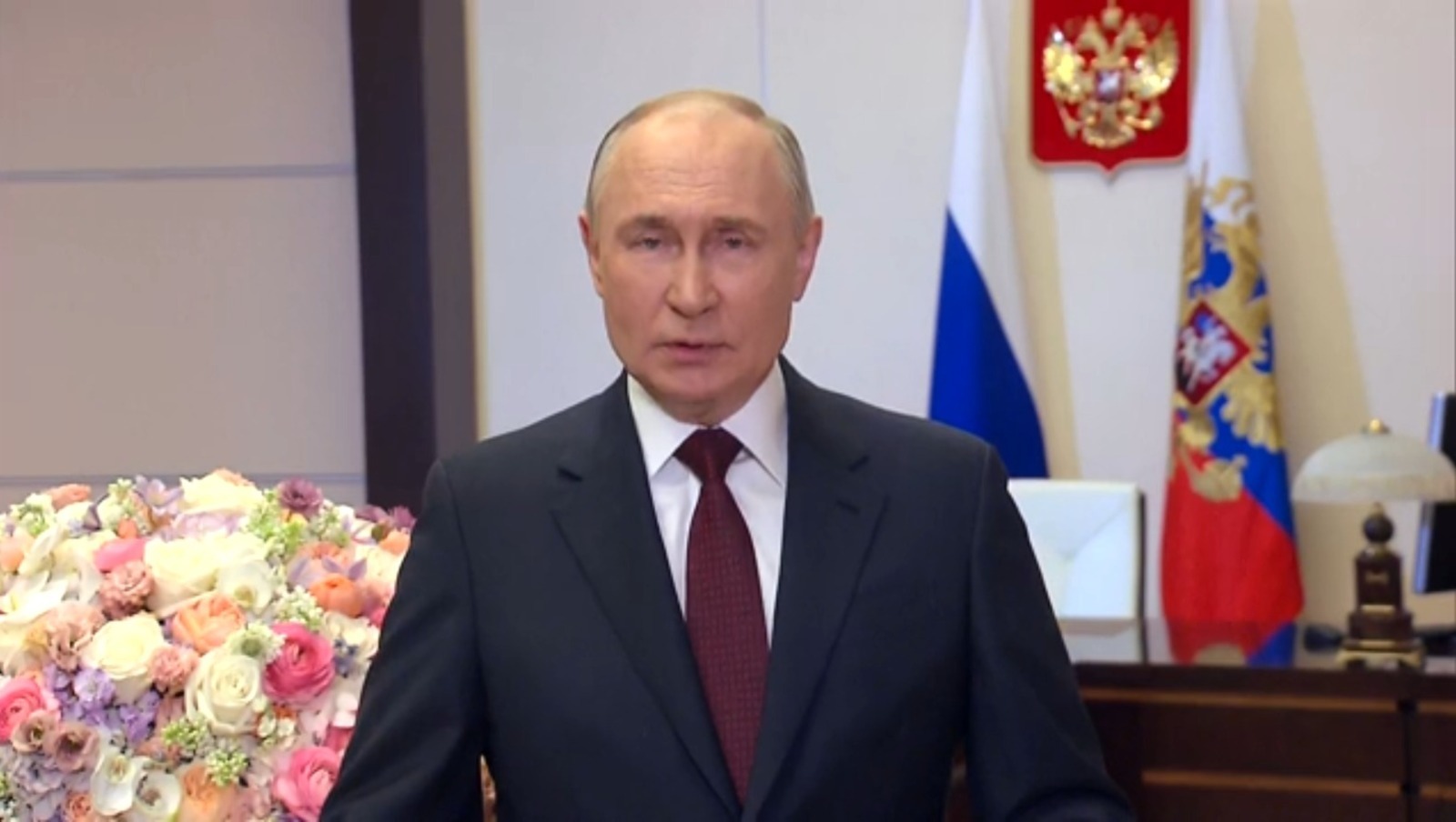 Президент России поздравил жительниц страны с Международным женским днем