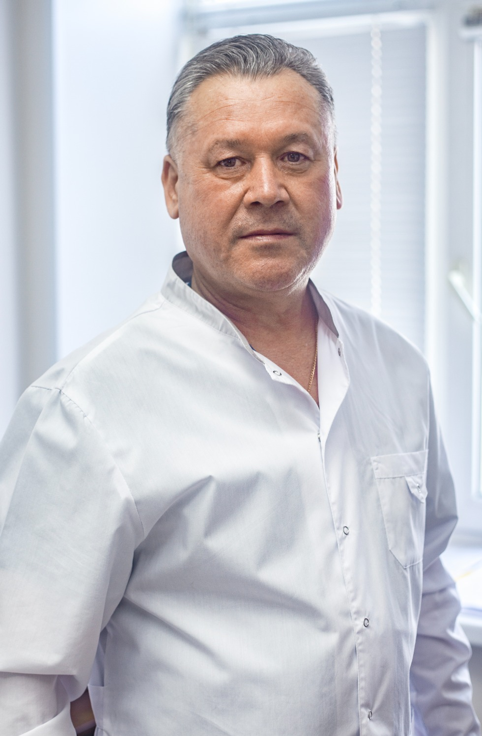 Заслуженный врач  РБ  Раиль Гарифуллин