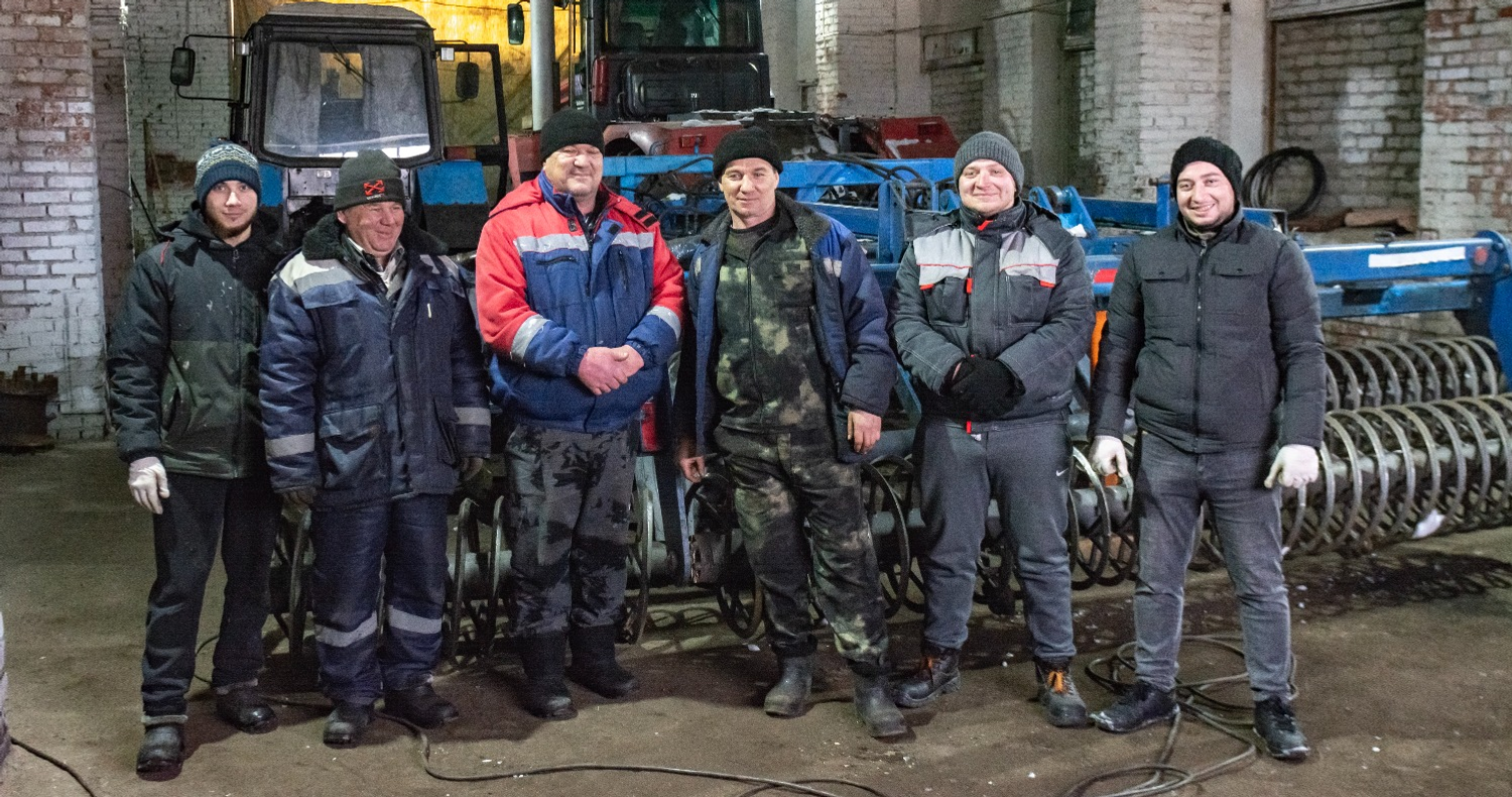 Коллектив механизаторов и водителей ООО  «Черкизово. Растениеводство»