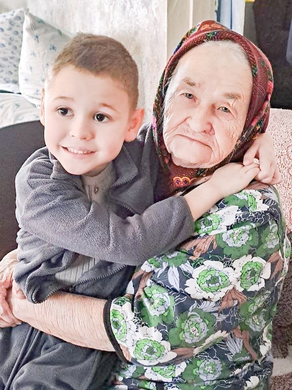 В Стерлитамакском районе отметили 90-летний юбилей Людмилы Михайловны Комисарчук