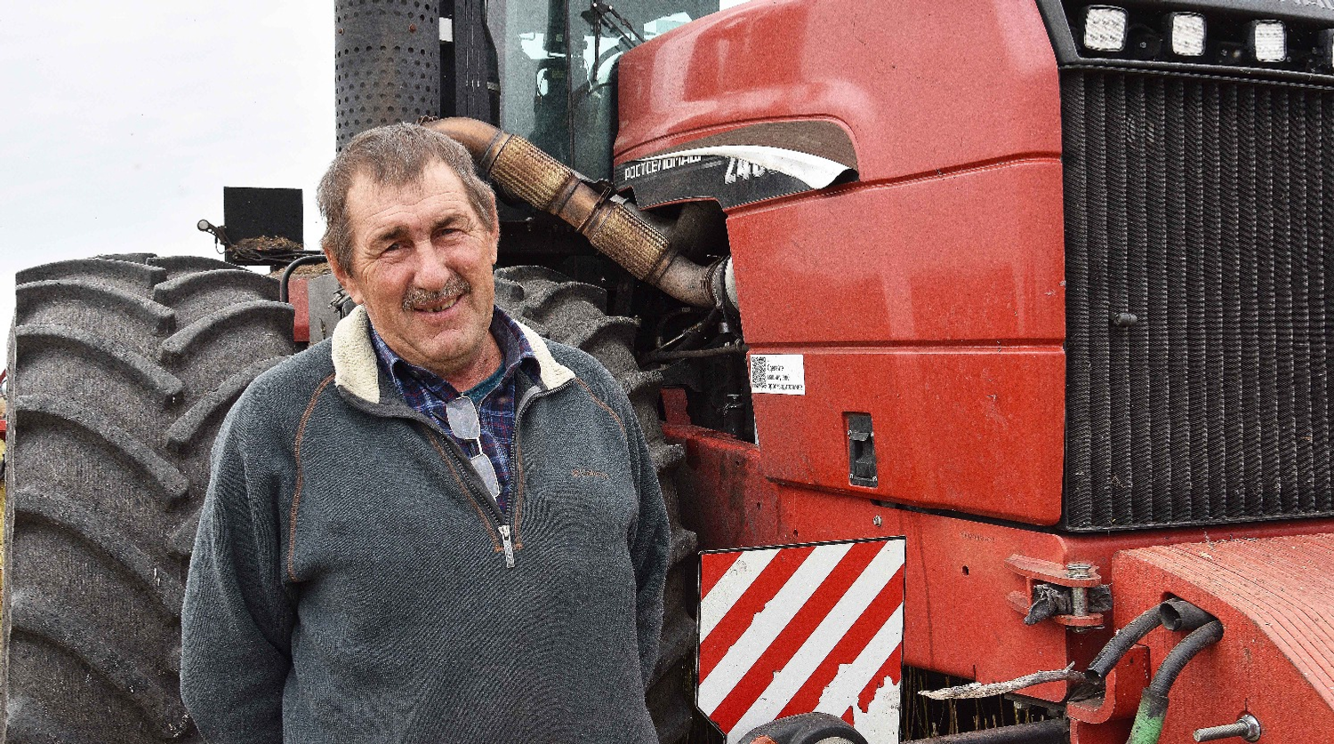 Более 40 лет работает на земле Алексей Григорьевич Шипков. Почётные грамоты Минсельхоза РБ и Главы Республики Башкор-тостан - заслуженные награды за верность профессии земледельца