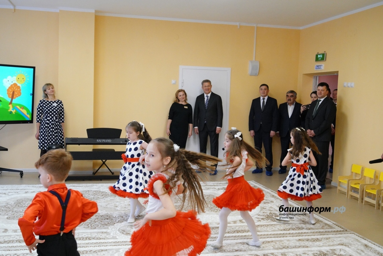 Радий Хабиров посетил в Уфе новый детский сад