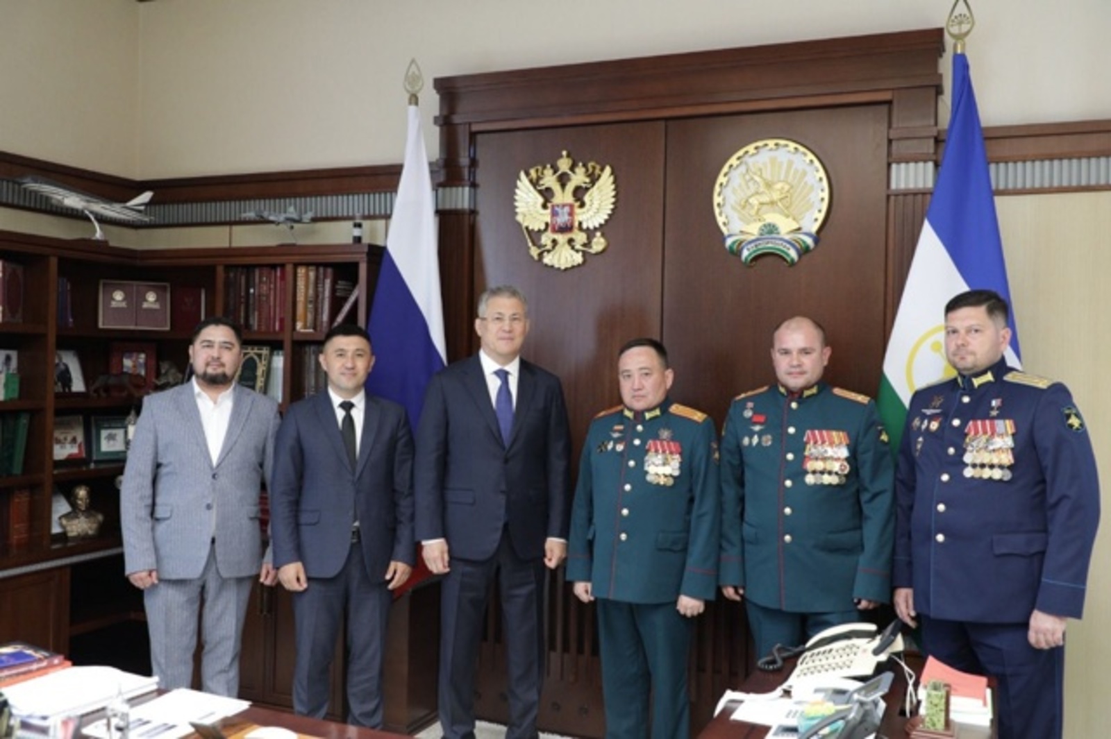 Радий Хабиров провел встречу с офицерами СВО