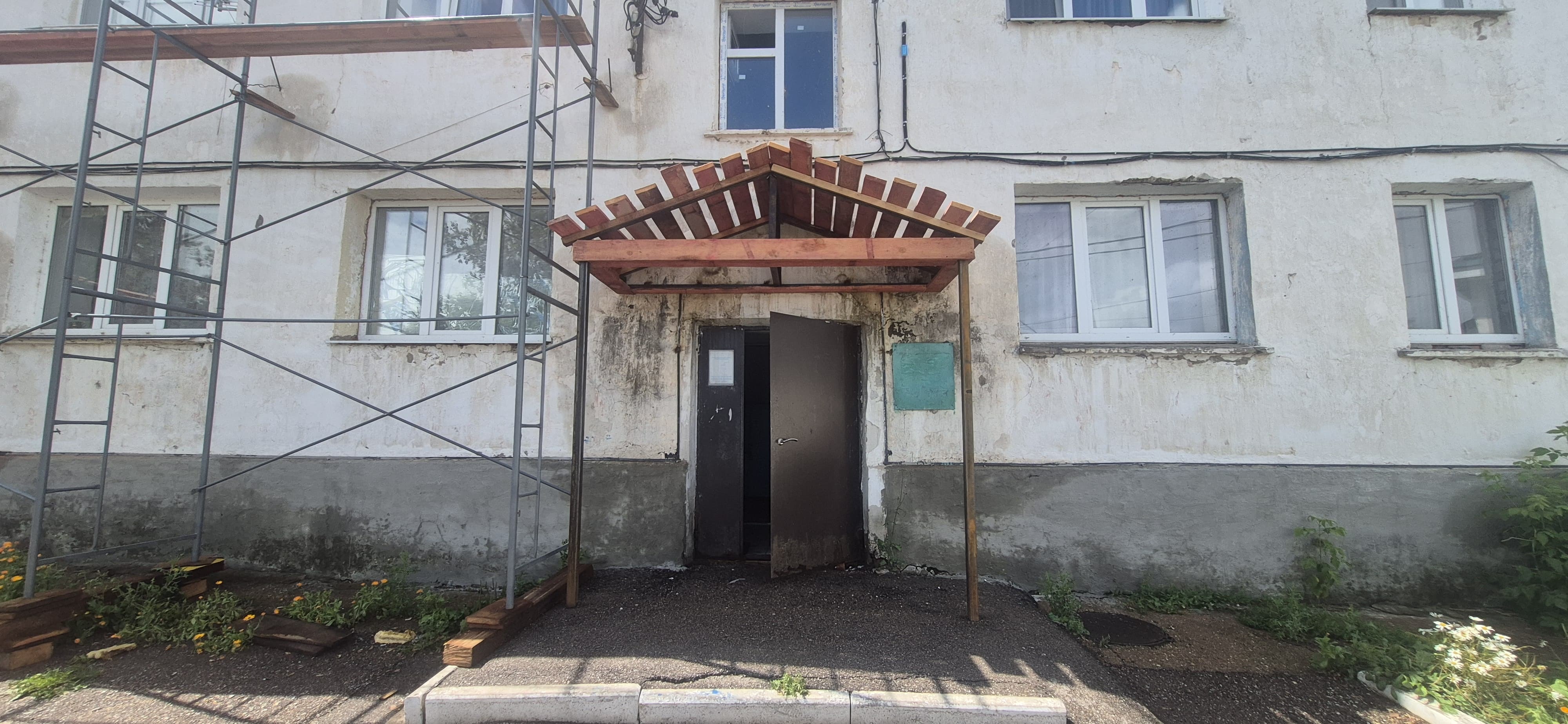 В Стерлитамакском районе ещё один многоквартирный дом обрёл новую кровлю