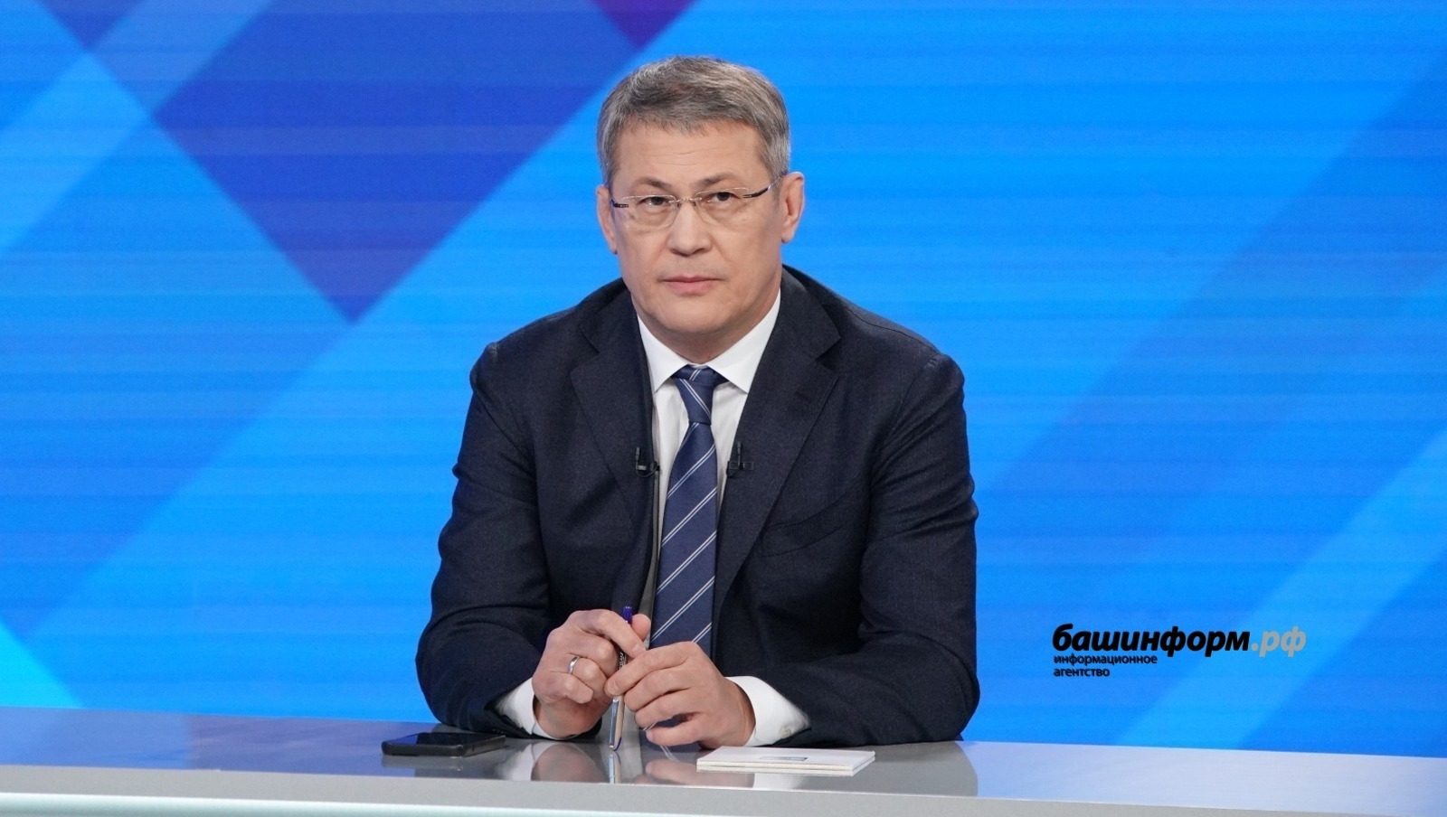 Радий Хабиров даст интервью государственным СМИ республики