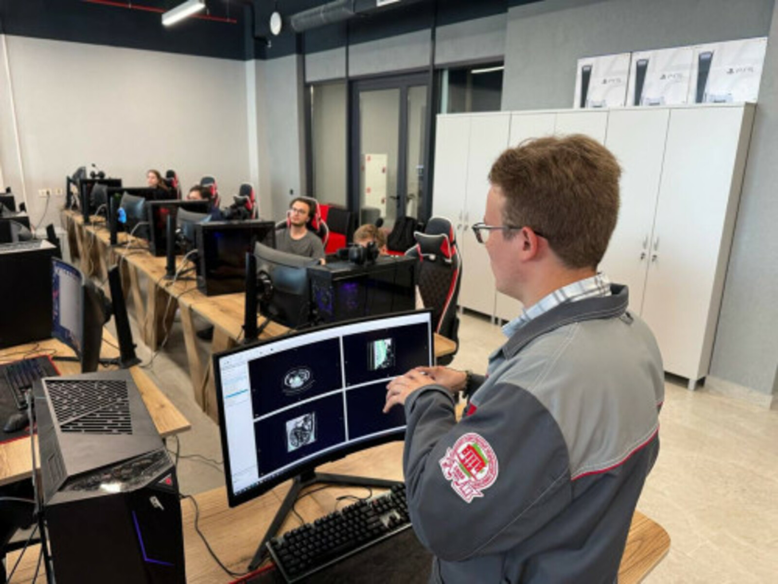 Безопасное применение ИИ в образовании и медицине обсудили ученые