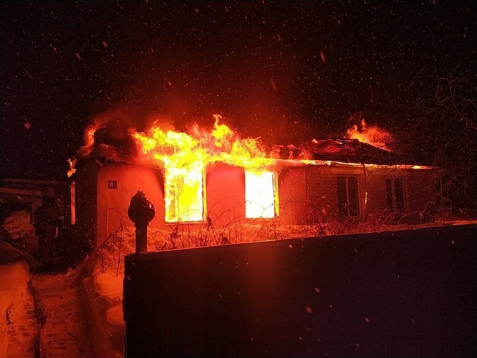 При пожаре в Стерлитамакском районе пожарный извещатель спас четыре жизни