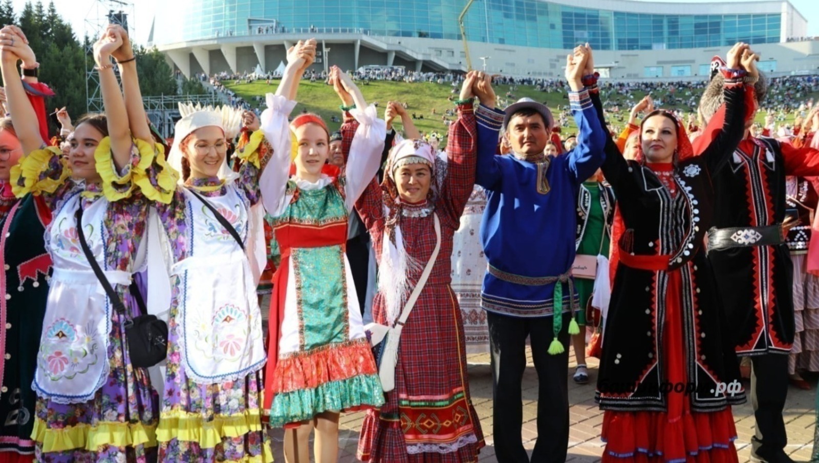 Владимир Путин отметил, что у народов РФ общие традиционные ценности