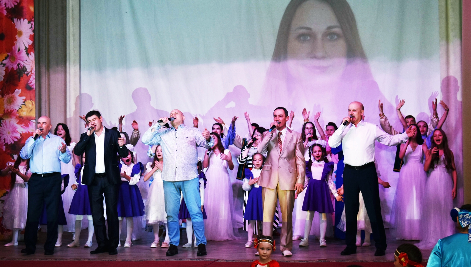 В Стерлитамакском районе в преддверии Международного женского дня состоялся праздничный концерт